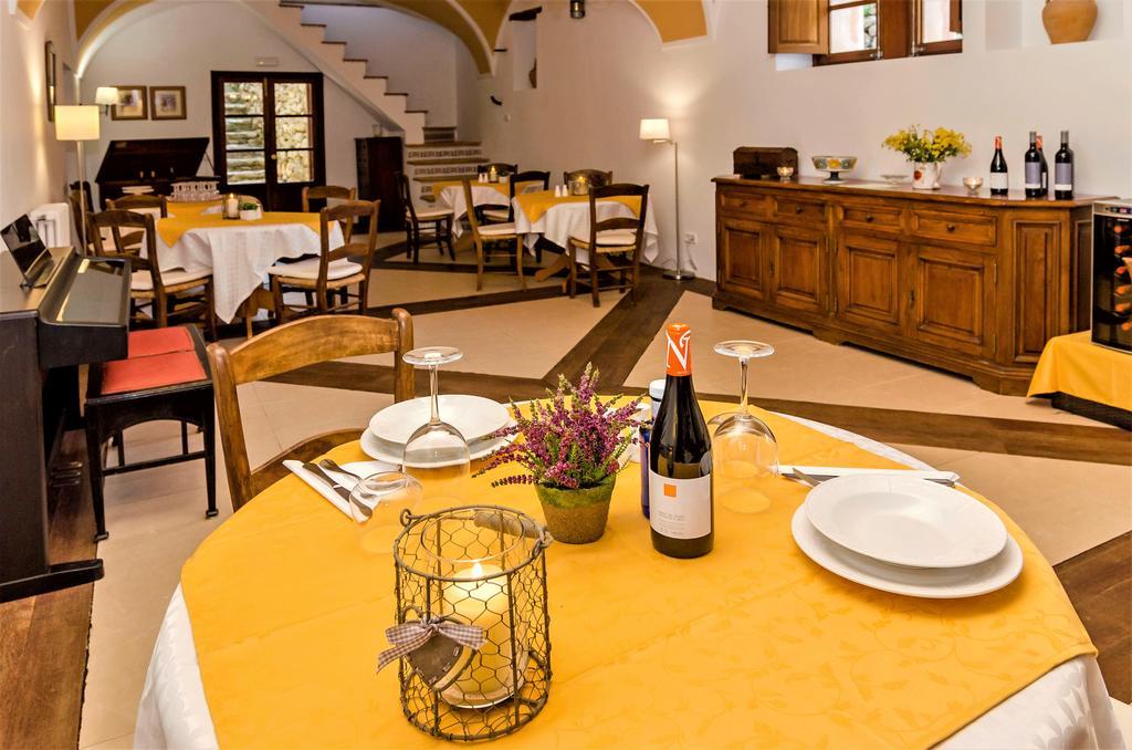 Honor Vell Hotel Bunyola Buitenkant foto